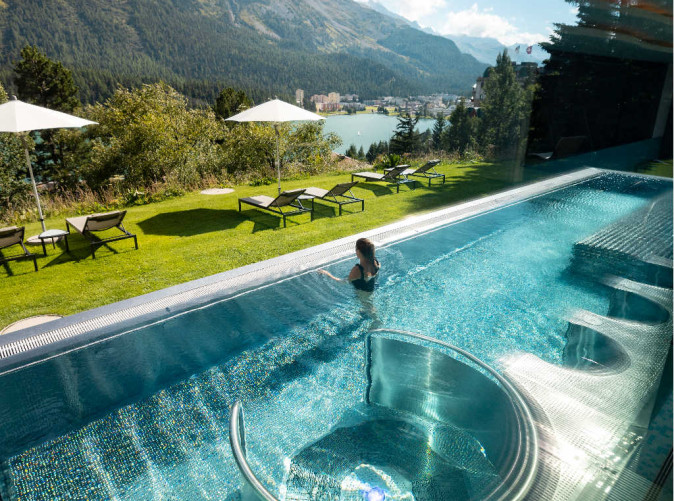 0014_Outdoor Pool_Kulm St. Moritz_Schoene Aussichten Touristik